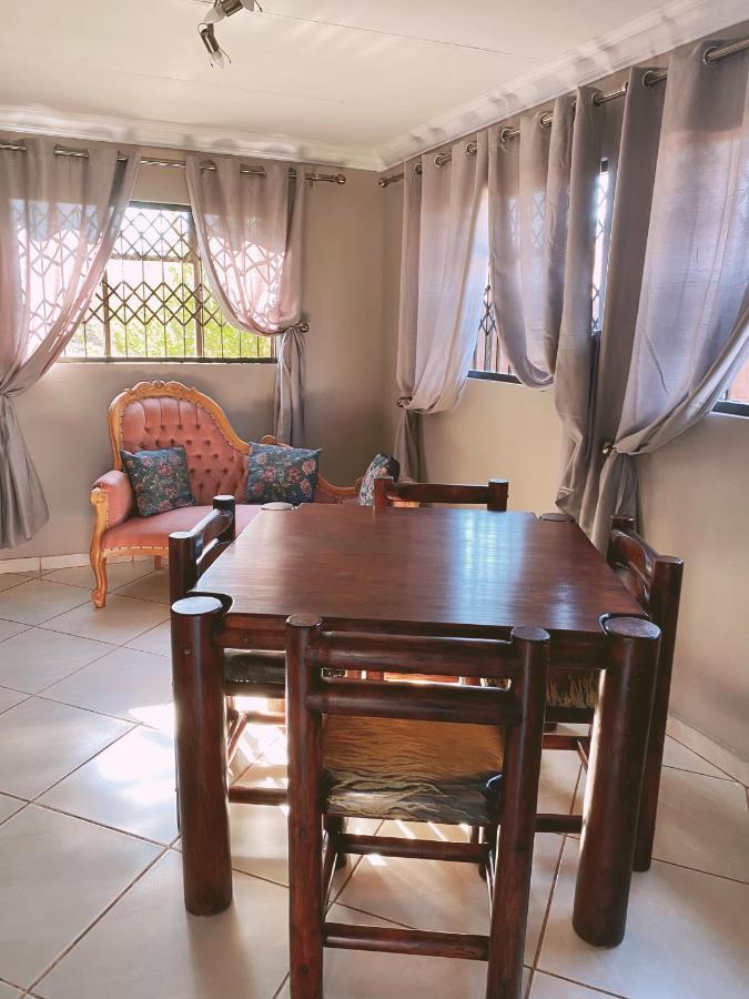 The Wilds Lodge Kuruman Buitenkant foto