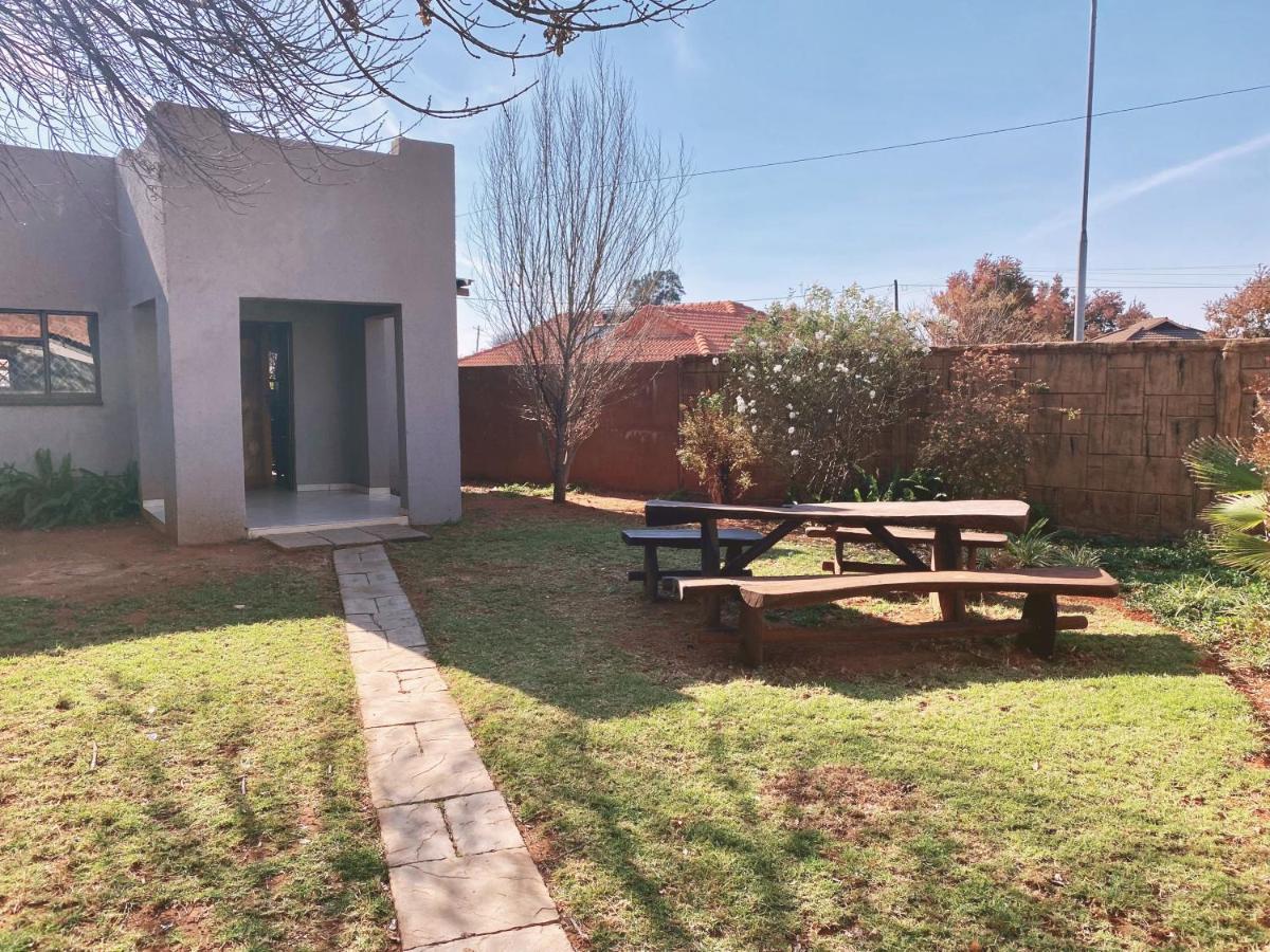 The Wilds Lodge Kuruman Buitenkant foto