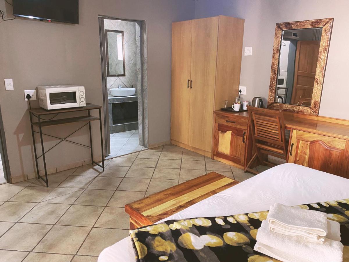 The Wilds Lodge Kuruman Buitenkant foto